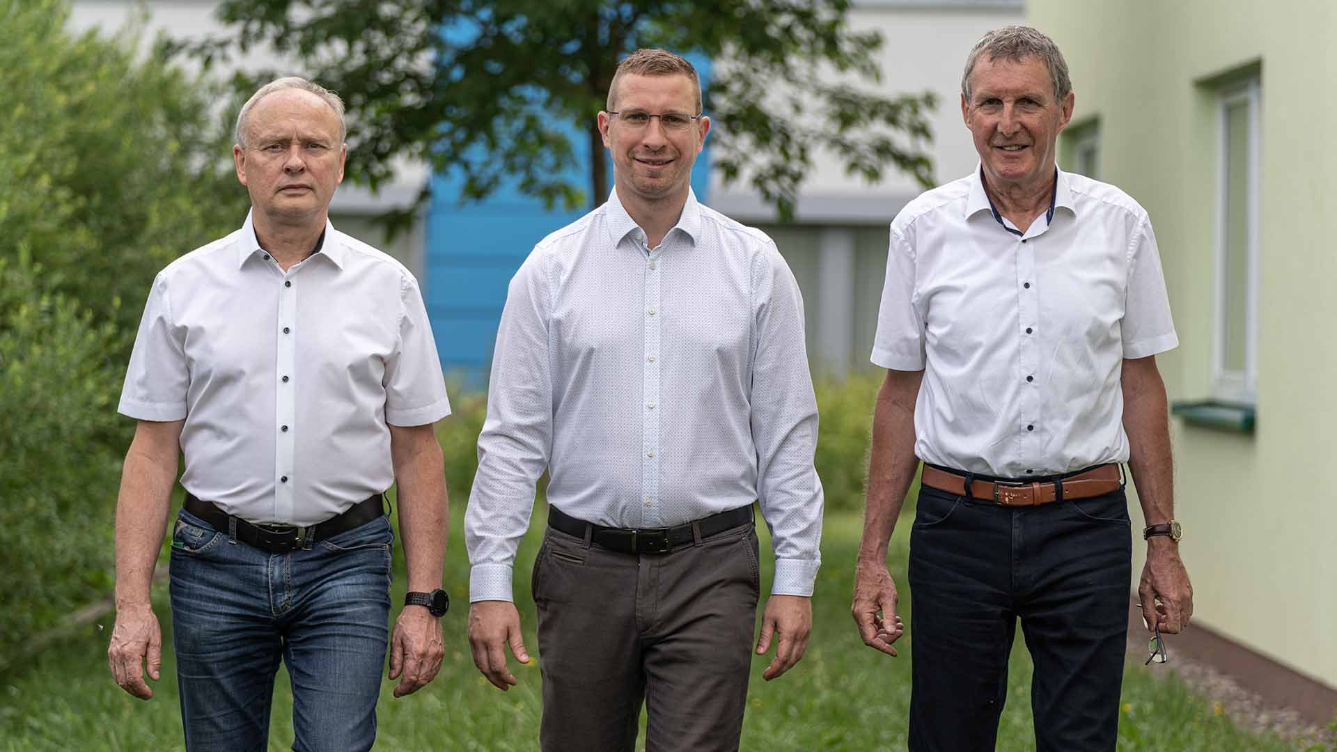 Hartmut Keune, Christian Weber und Günter Weber bilden die Geschäftsleitung bei MRB.