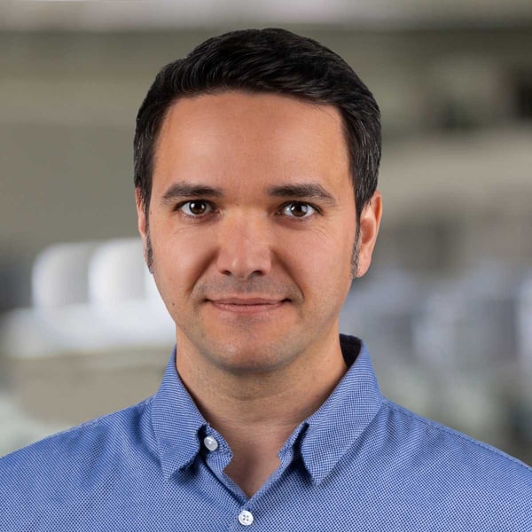 Javier Santamarina ist Vertriebsleiter bei MRB Automation.